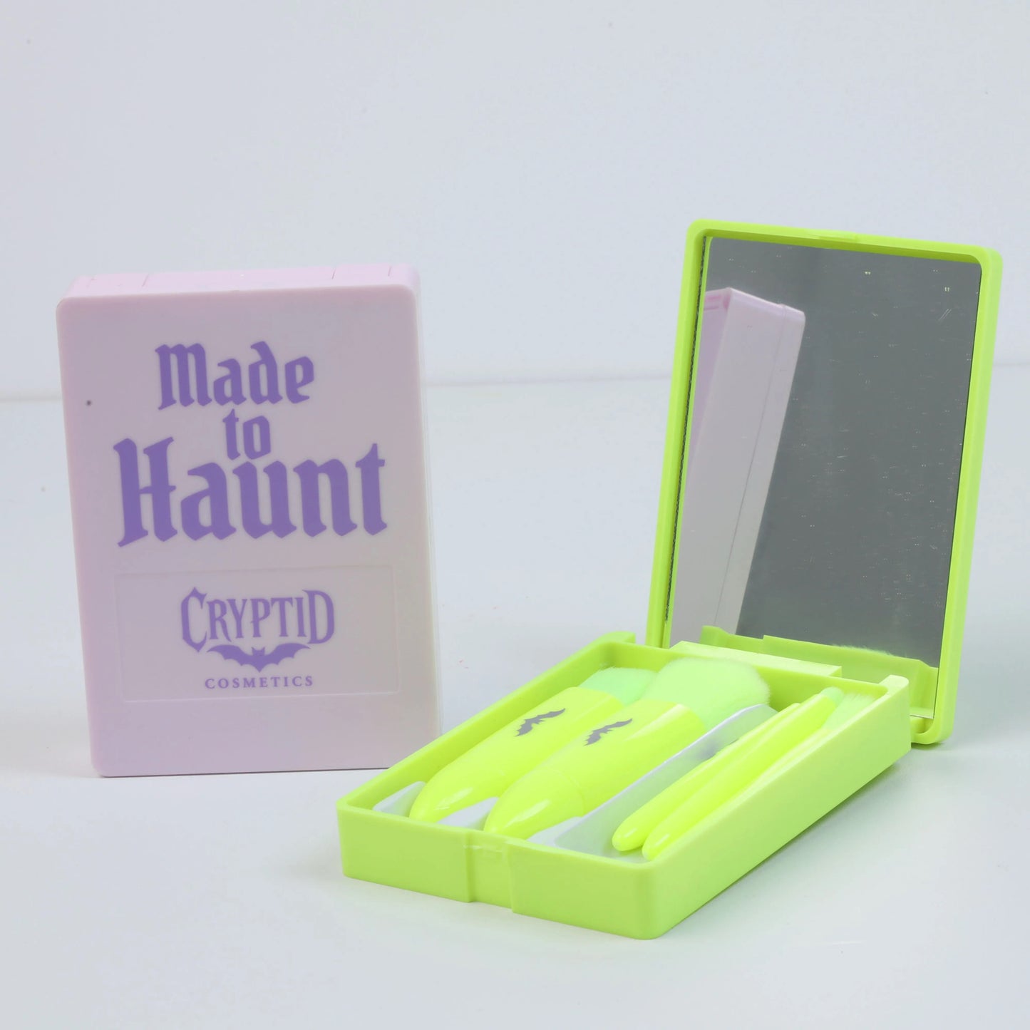 The Hauntlet Travel Brush kit