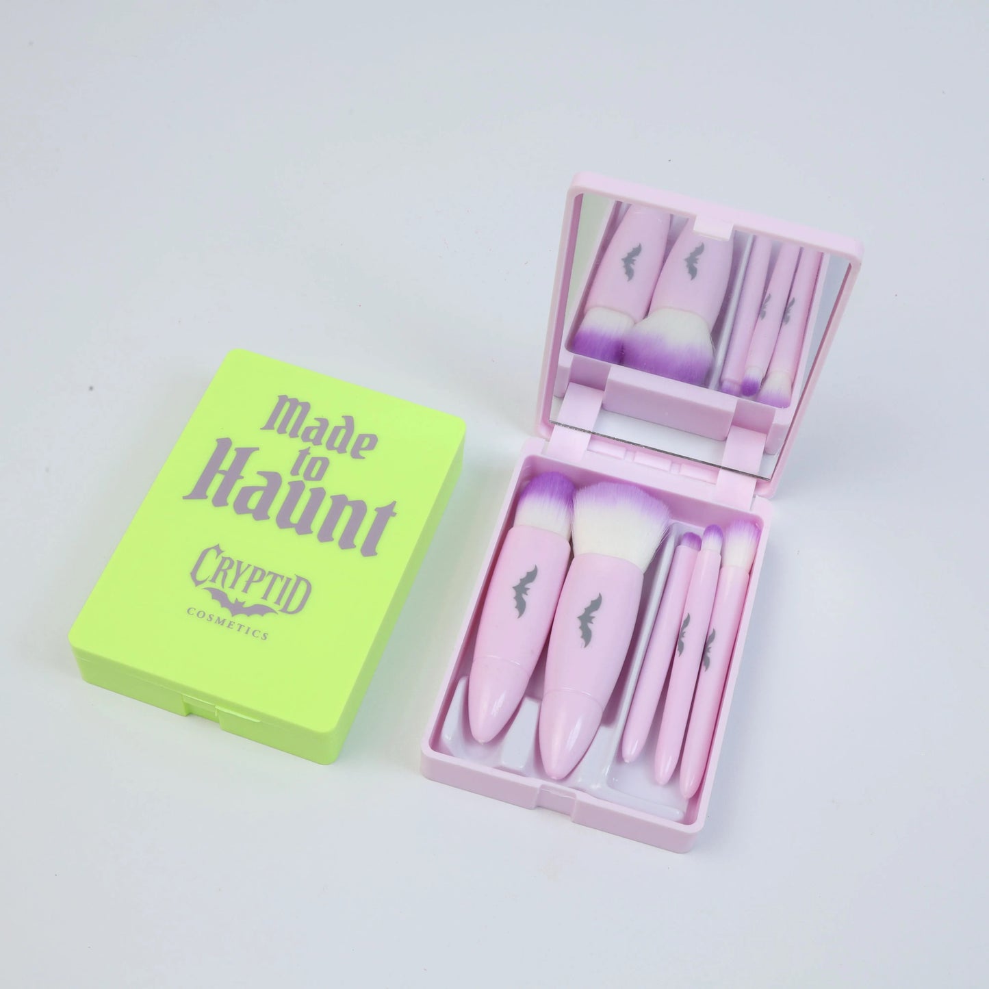 The Hauntlet Travel Brush kit