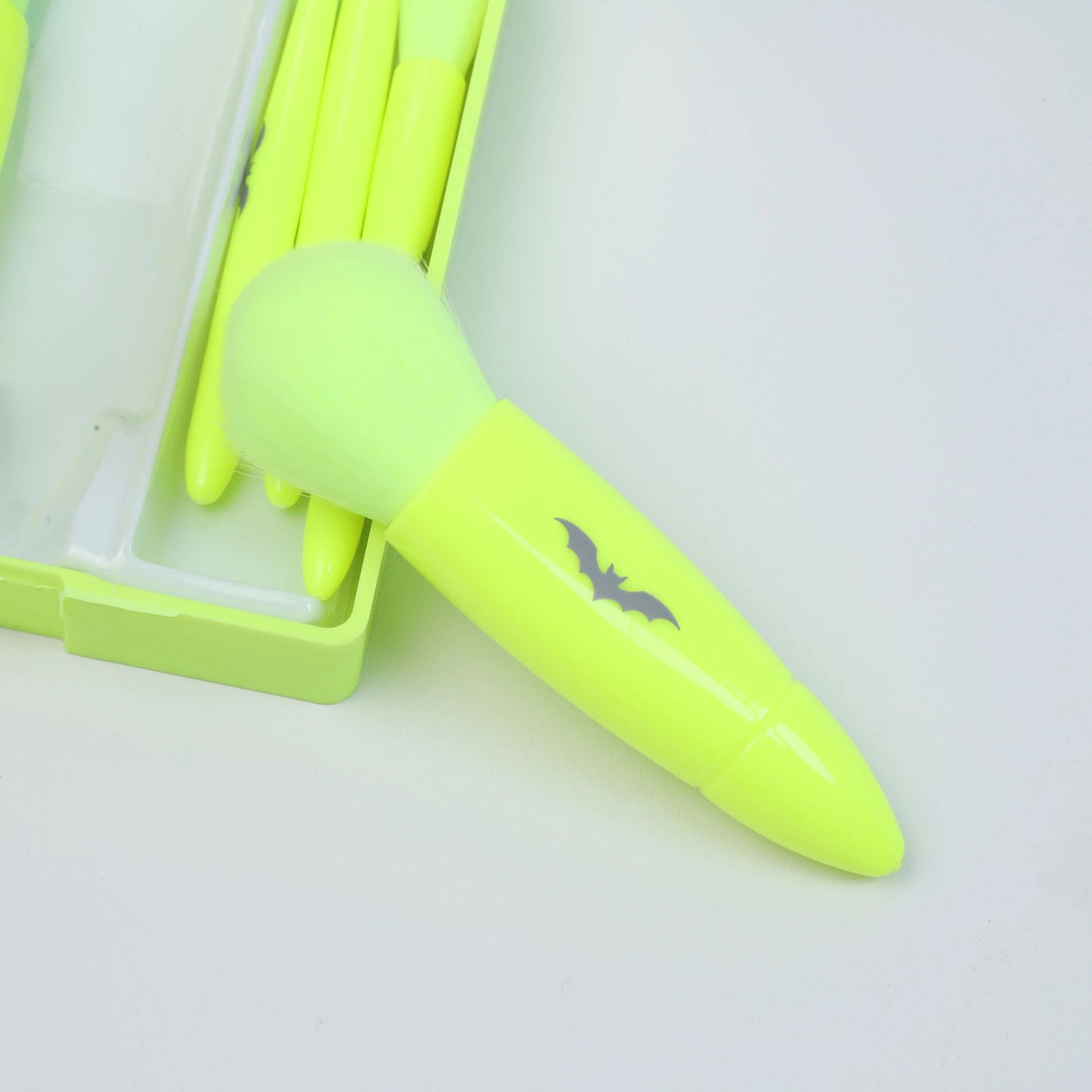 The Hauntlet Travel Brush kit