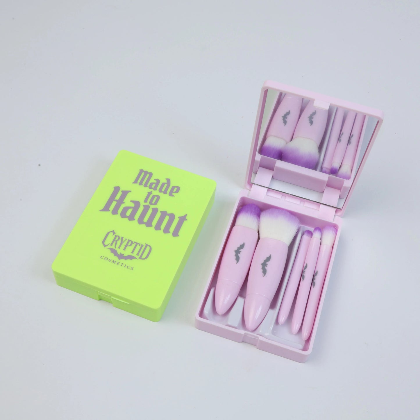 The Hauntlet Travel Brush kit
